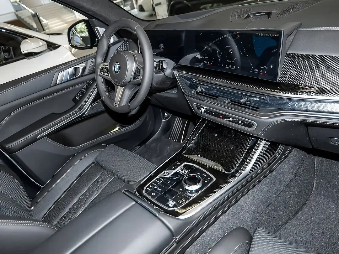 BMW X7 xDrive M Sport Pro - Thumbnail 3
