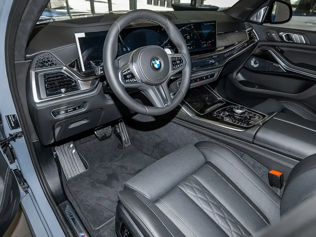 BMW X7 xDrive M Sport Pro - Thumbnail 5