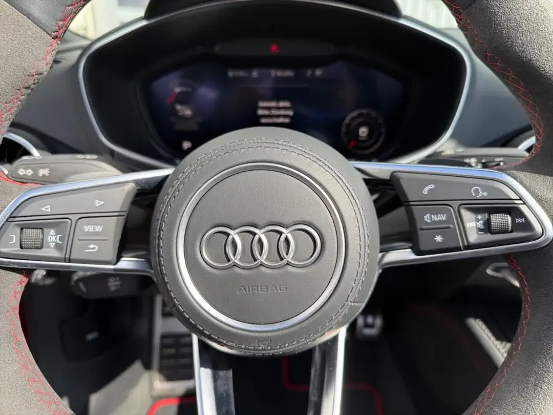 Audi TTS competition plus Matrix LED Roadster - Thumbnail 14