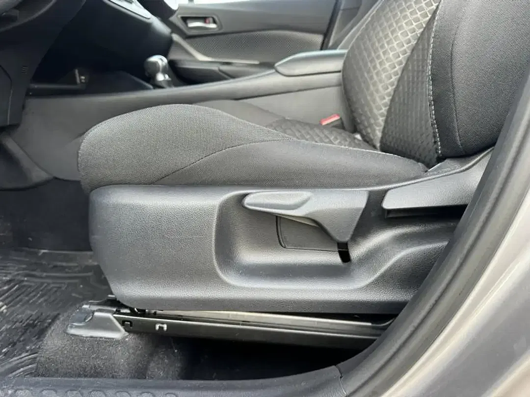 Toyota C-HR CVT Hybrid - Thumbnail 12