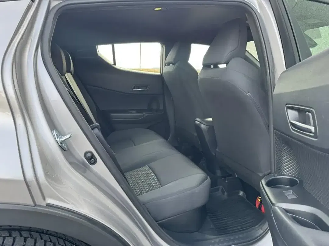 Toyota C-HR CVT Hybrid - Thumbnail 9