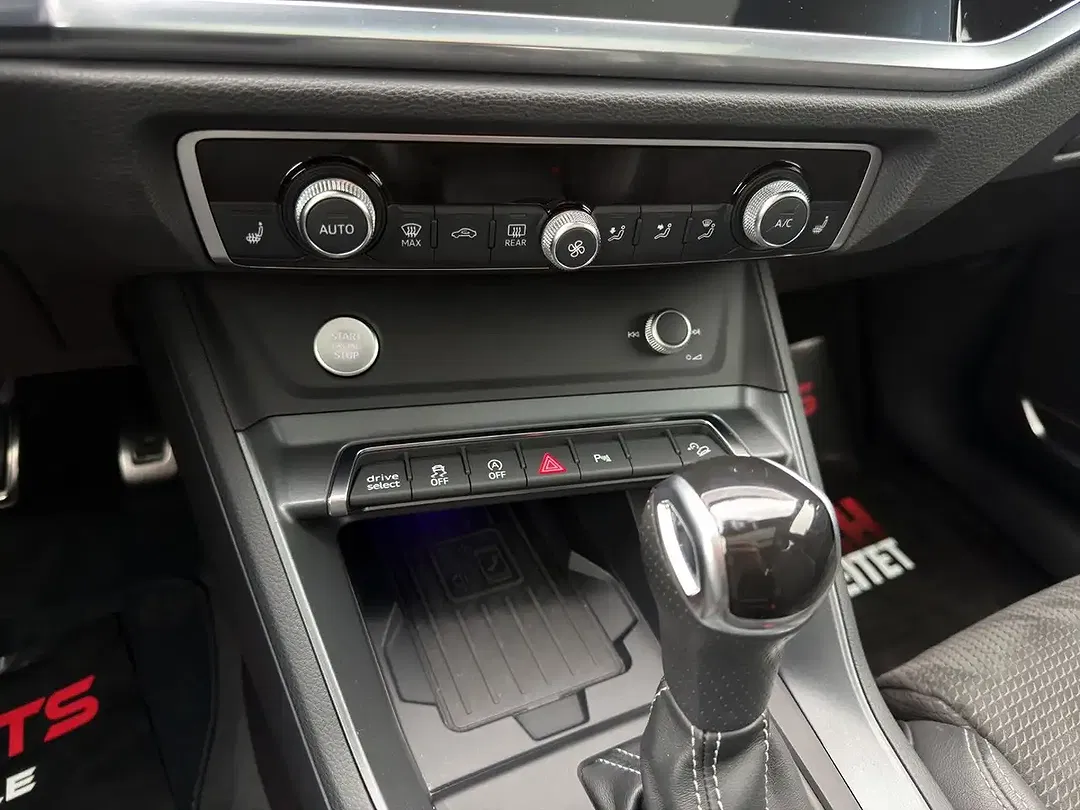 Audi Q3 45 TFSI quattro Matrix LED S line - Thumbnail 11