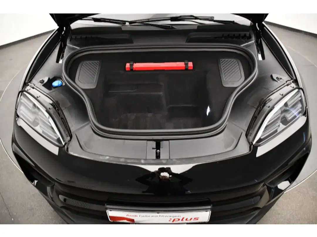 Porsche Macan EV 4 - Thumbnail 11