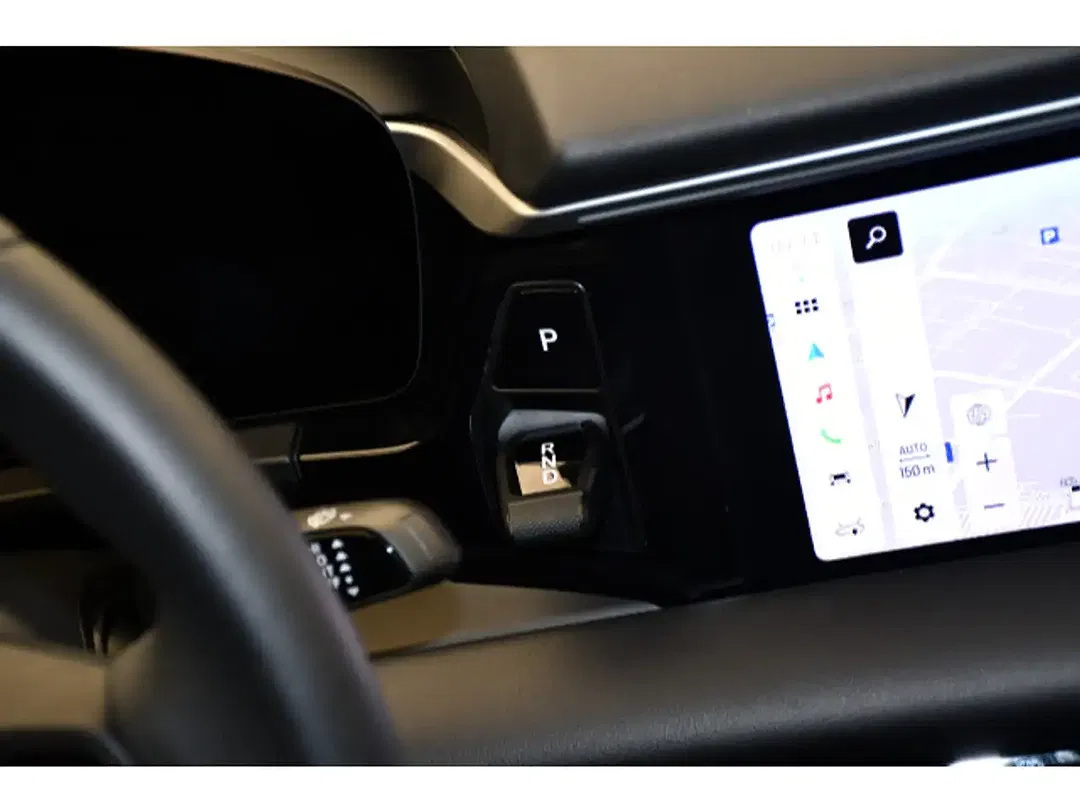 Porsche Macan EV 4 - Thumbnail 5