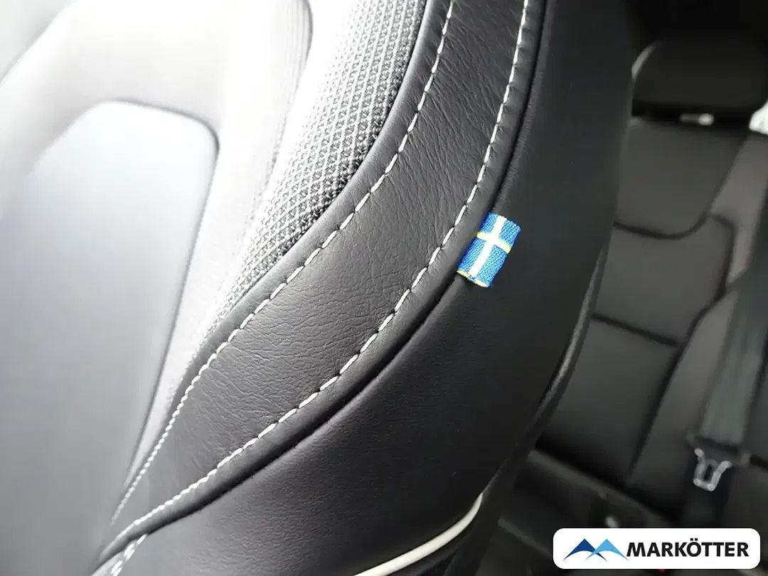 Volvo XC60 T8 AWD Recharge Plus - Thumbnail 5