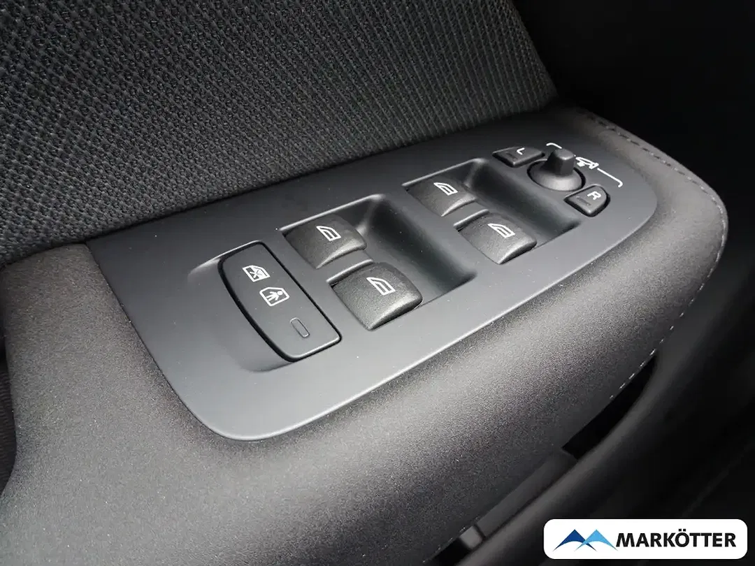 Volvo XC60 T8 AWD Recharge Plus - Thumbnail 7
