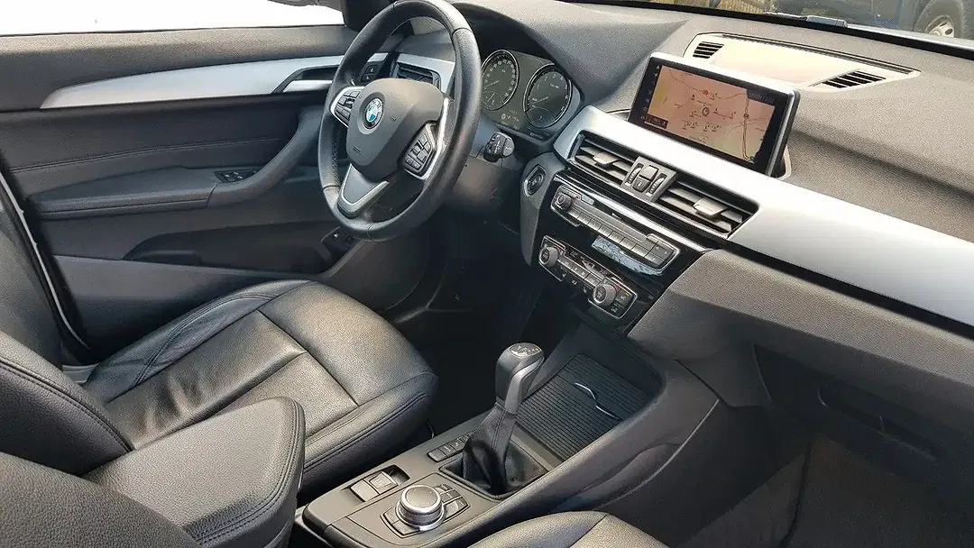 BMW X1 AUT xDrive - Thumbnail 5