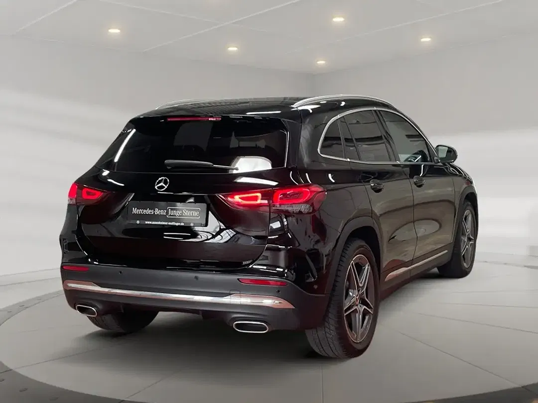 Mercedes-Benz GLA 220 4MATIC AMG MBUX - Thumbnail 2