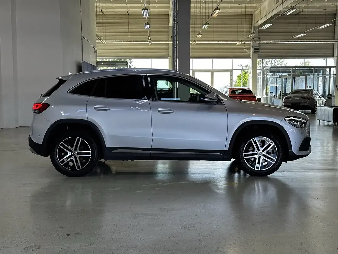Mercedes-Benz GLA 200 MBUX Progressive - Thumbnail 4