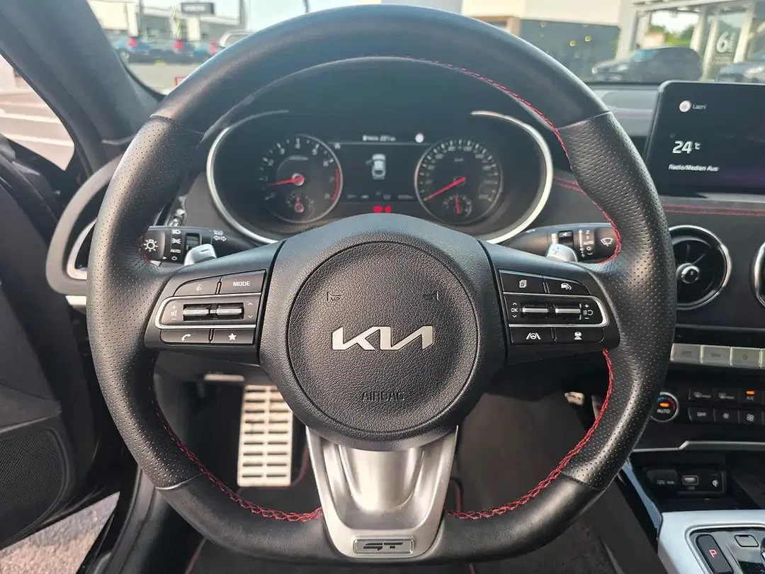 Kia Stinger 3.3 V6 GT - Thumbnail 14