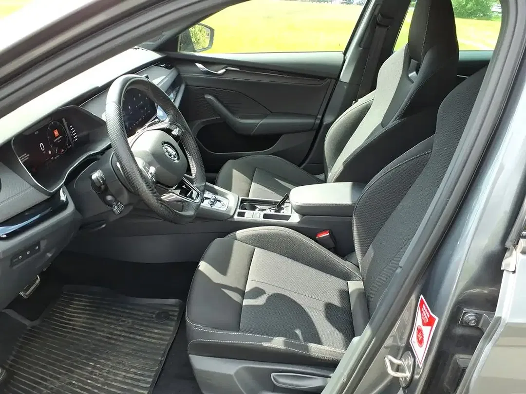 Skoda Octavia 2.0 TDI DSG Combi Sportline - Thumbnail 5