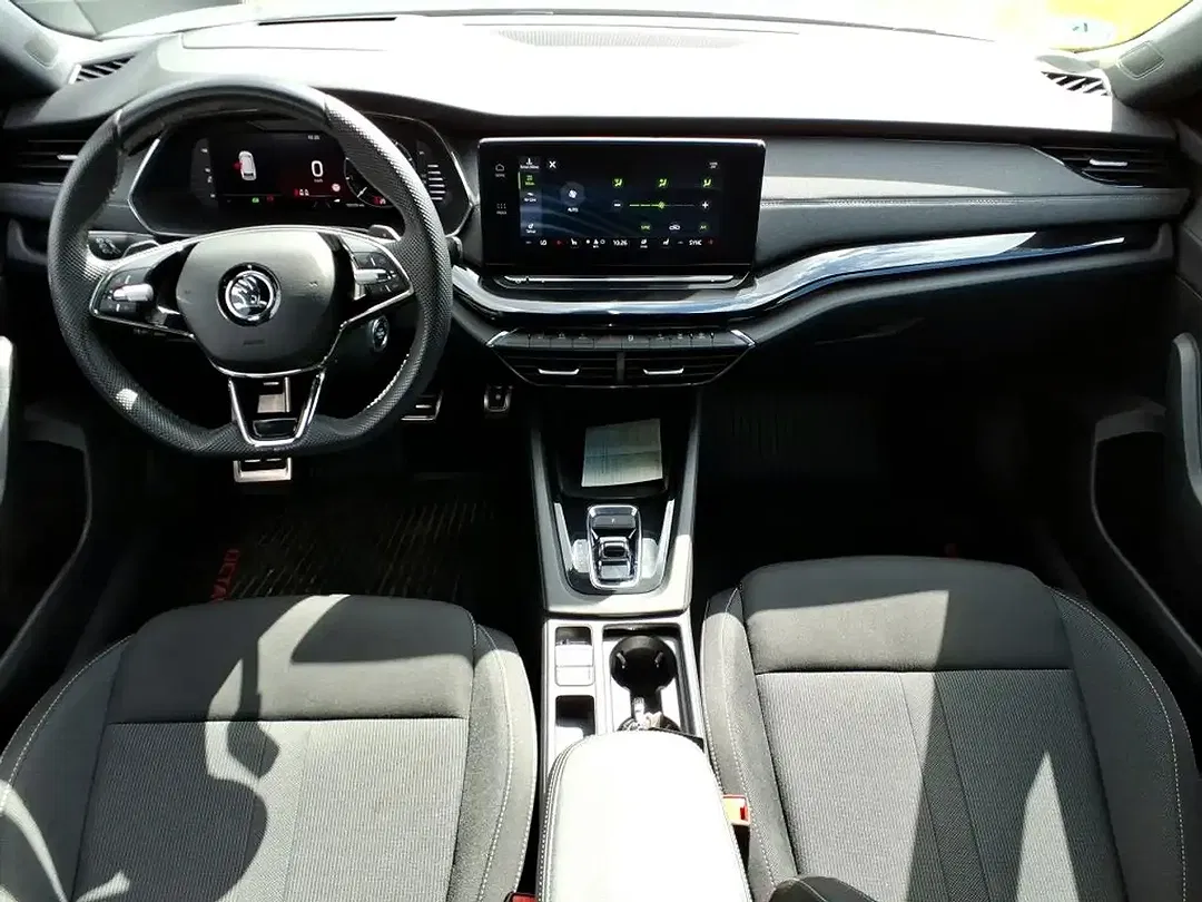 Skoda Octavia 2.0 TDI DSG Combi Sportline - Thumbnail 7