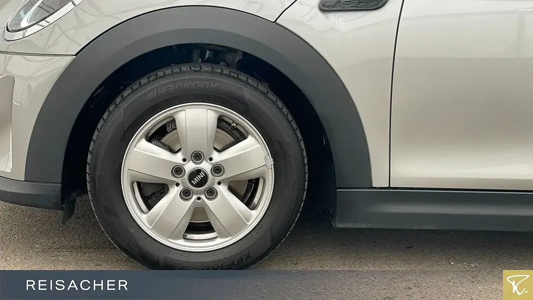 MINI Cooper Essential Trim - Thumbnail 3