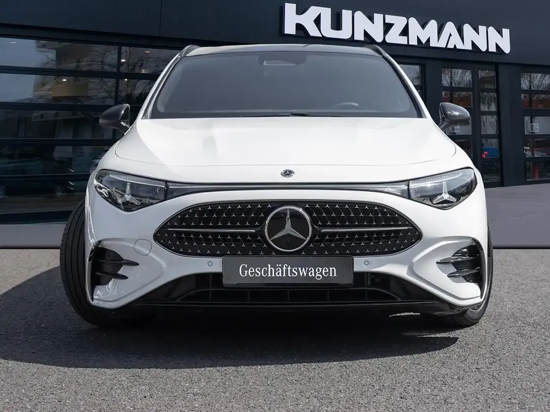 Mercedes-Benz CLA 200 AMG Night - Thumbnail 2
