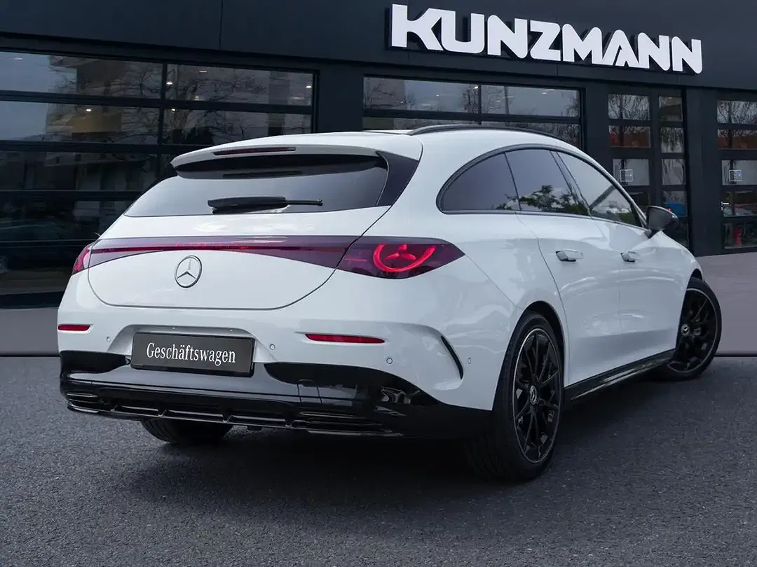 Mercedes-Benz CLA 200 AMG Night - Thumbnail 3