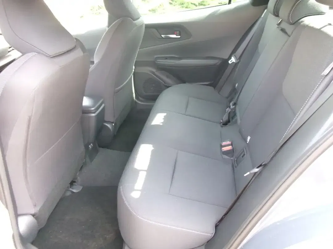 Toyota Prius PHEV Executive - Thumbnail 11