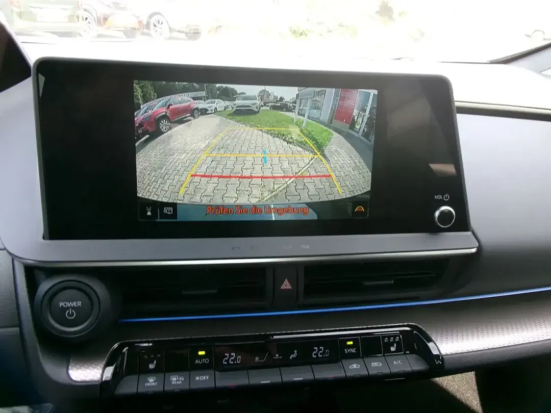 Toyota Prius PHEV Executive - Thumbnail 8