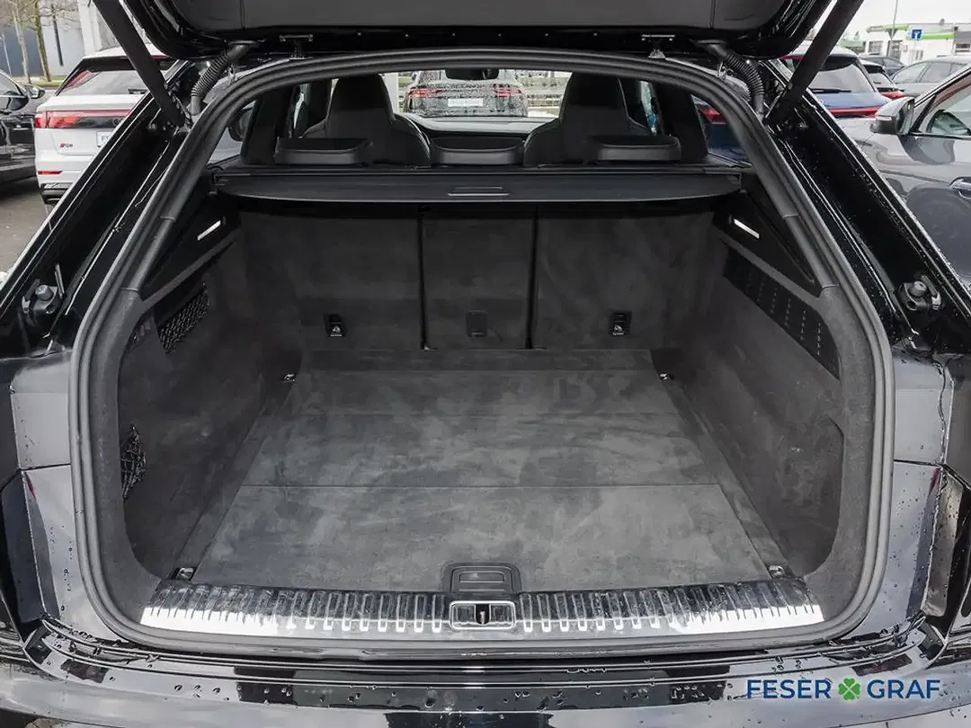 Audi SQ8 - Thumbnail 9