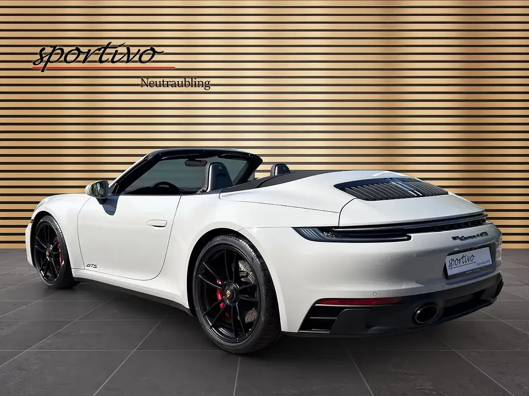 Porsche 911 Carrera 4 GTS Cabriolet - Thumbnail 3