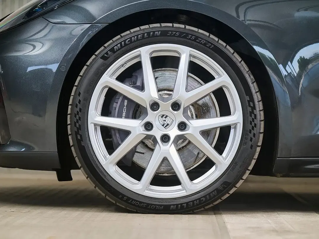Porsche Panamera E-Hybrid 4 - Thumbnail 10