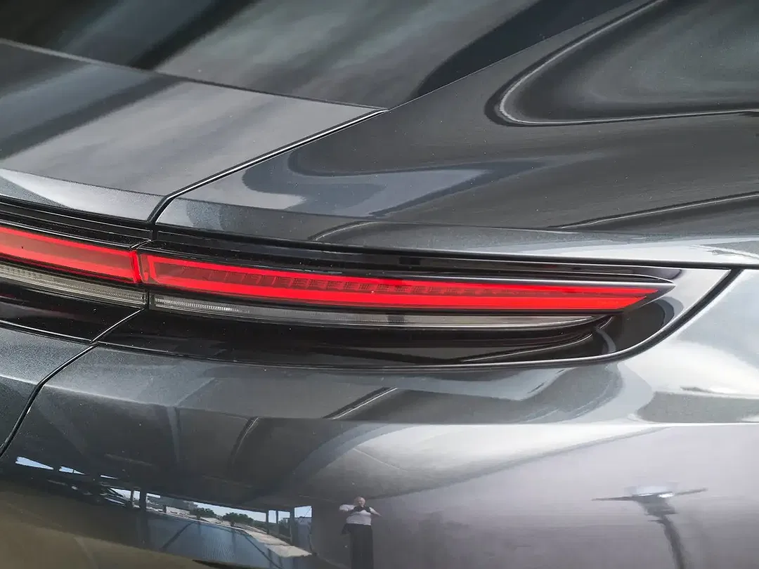 Porsche Panamera E-Hybrid 4 - Thumbnail 11