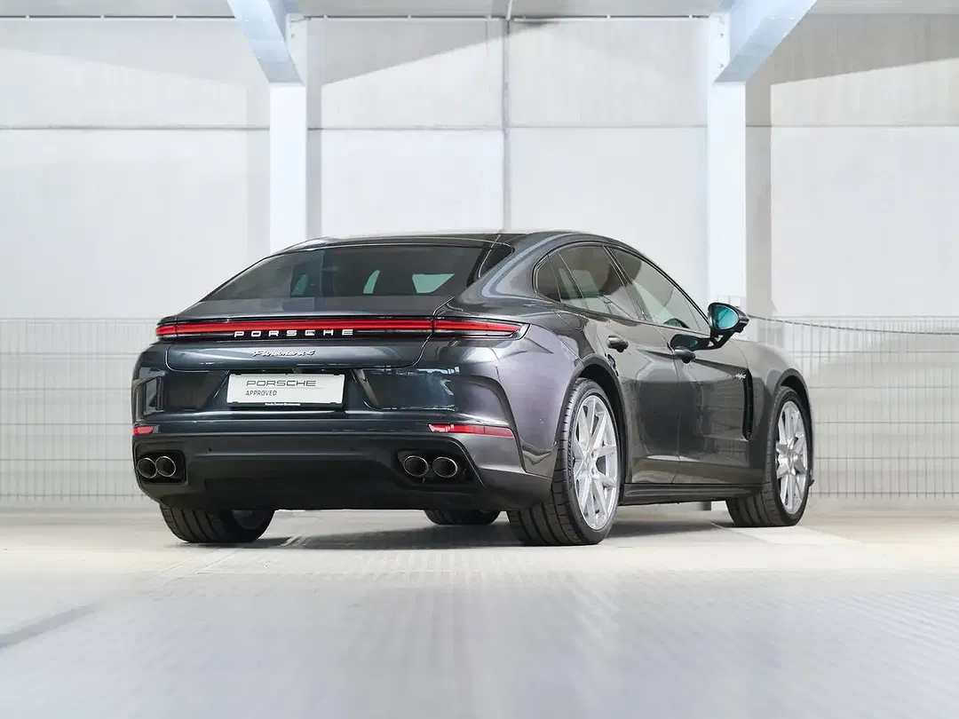 Porsche Panamera E-Hybrid 4 - Thumbnail 4
