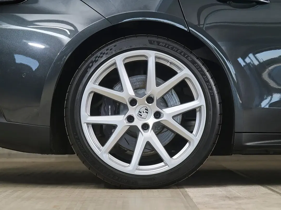 Porsche Panamera E-Hybrid 4 - Thumbnail 8