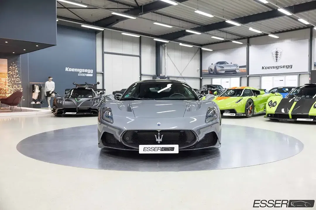 Maserati MC20 - Thumbnail 3