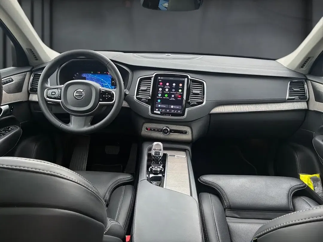 Volvo XC90 T8 - Thumbnail 13