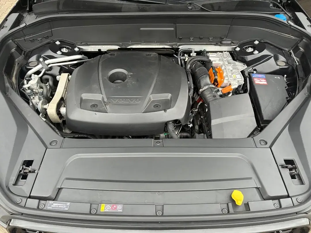 Volvo XC90 T8 - Thumbnail 4