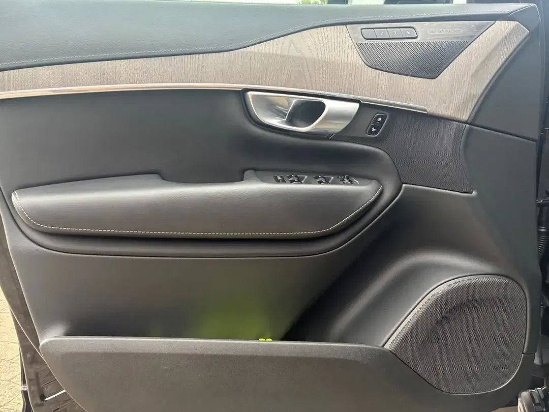 Volvo XC90 T8 - Thumbnail 5