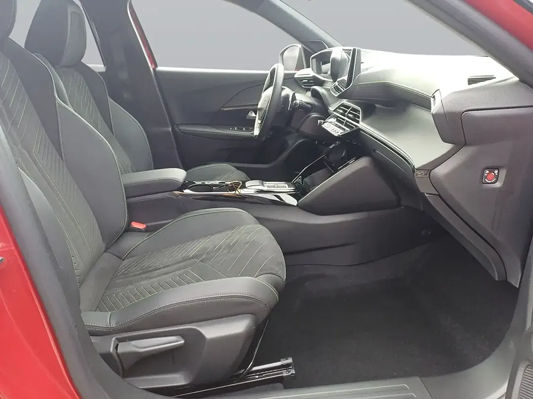Peugeot 2008 130 PureTech EAT8 GT - Thumbnail 8