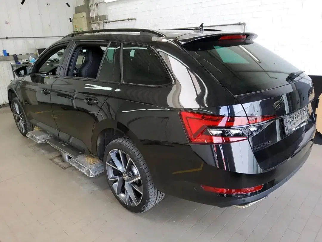 Skoda Superb 2.0 TSI 4x4 Combi Sportline - foto 2