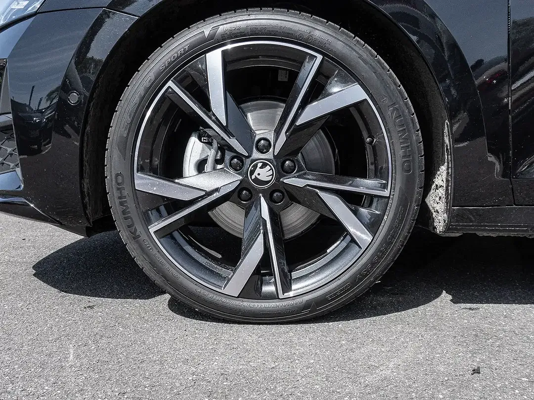 Skoda Octavia 2.0 TDI Combi Sportline - Thumbnail 4
