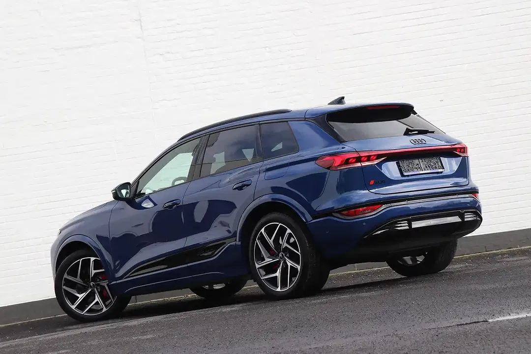 Audi SQ6 e-tron Edition One - Thumbnail 7