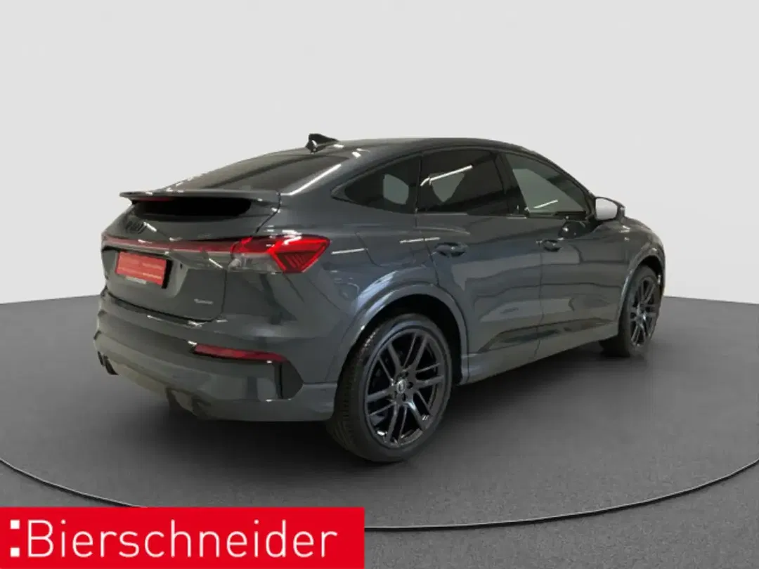 Audi Q4 e-tron quattro performance S line - Thumbnail 5