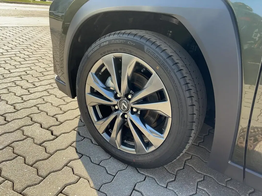 Lexus UX 300h F SPORT Design - Thumbnail 6