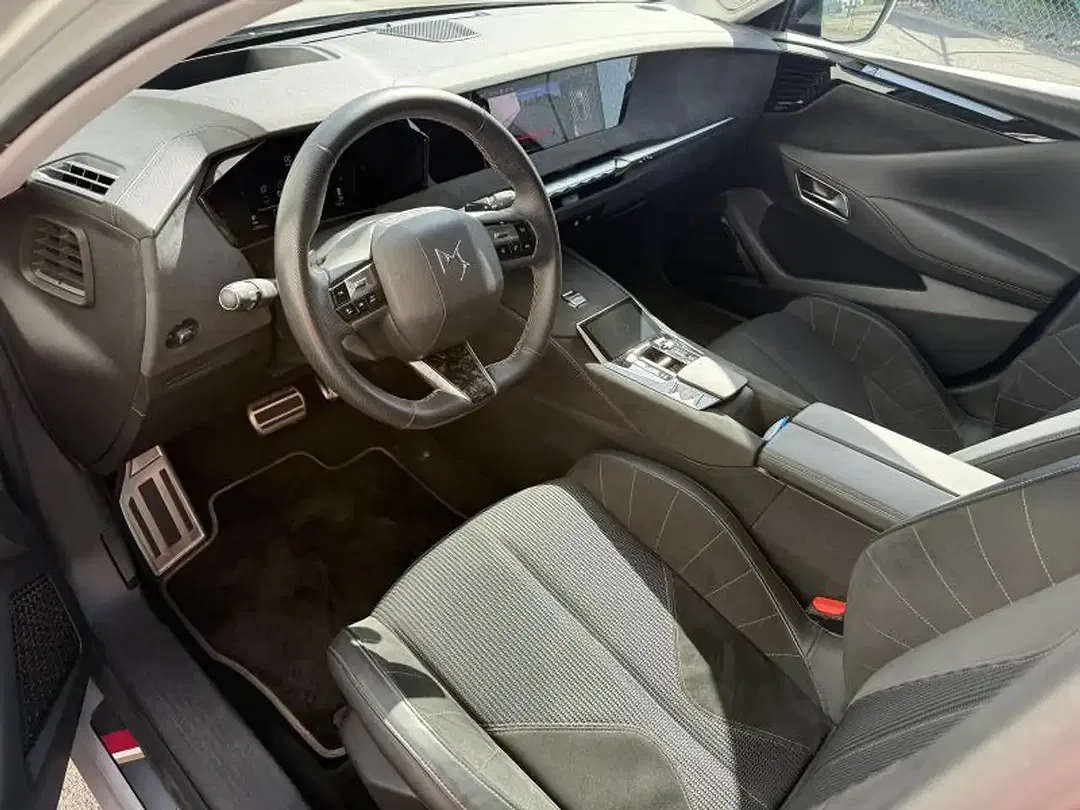 DS Automobiles DS 4 - Thumbnail 10