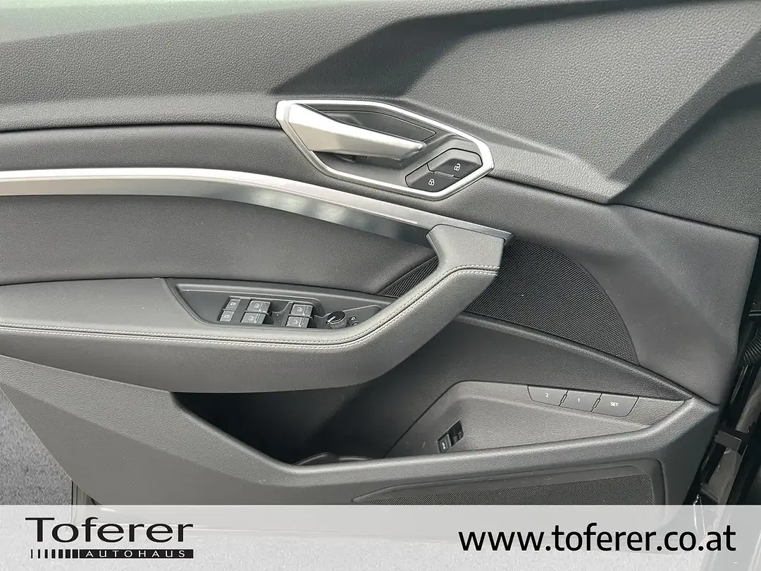 Audi Q8 55 e-tron quattro S line - Thumbnail 12