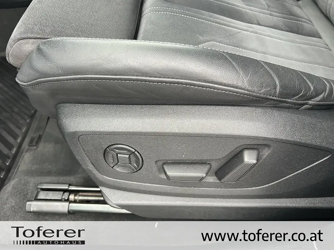 Audi Q8 55 e-tron quattro S line - Thumbnail 13