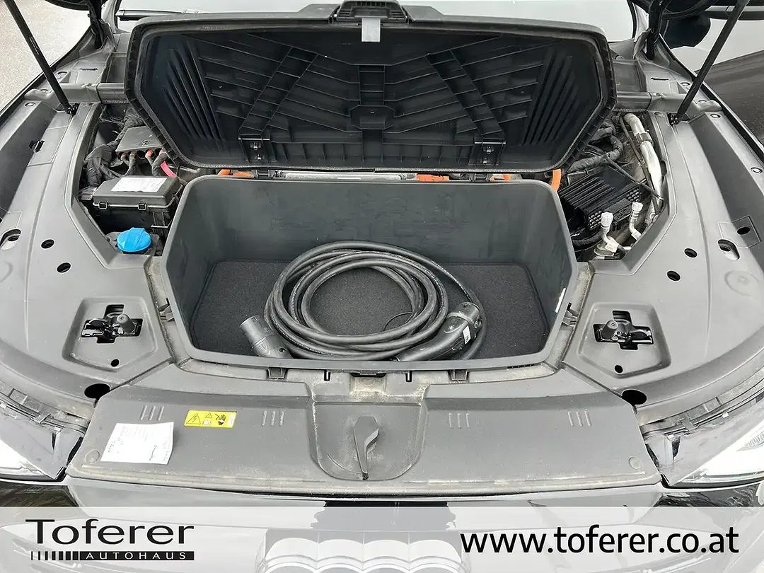 Audi Q8 55 e-tron quattro S line - Thumbnail 9