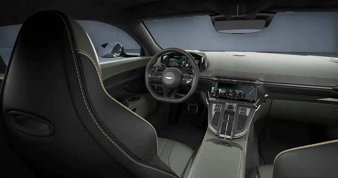 Aston Martin Vantage Coupe - Thumbnail 10