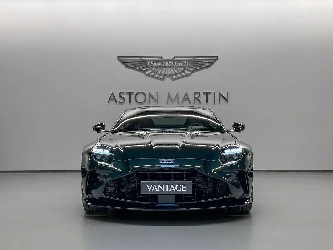Aston Martin Vantage Coupe - foto 2