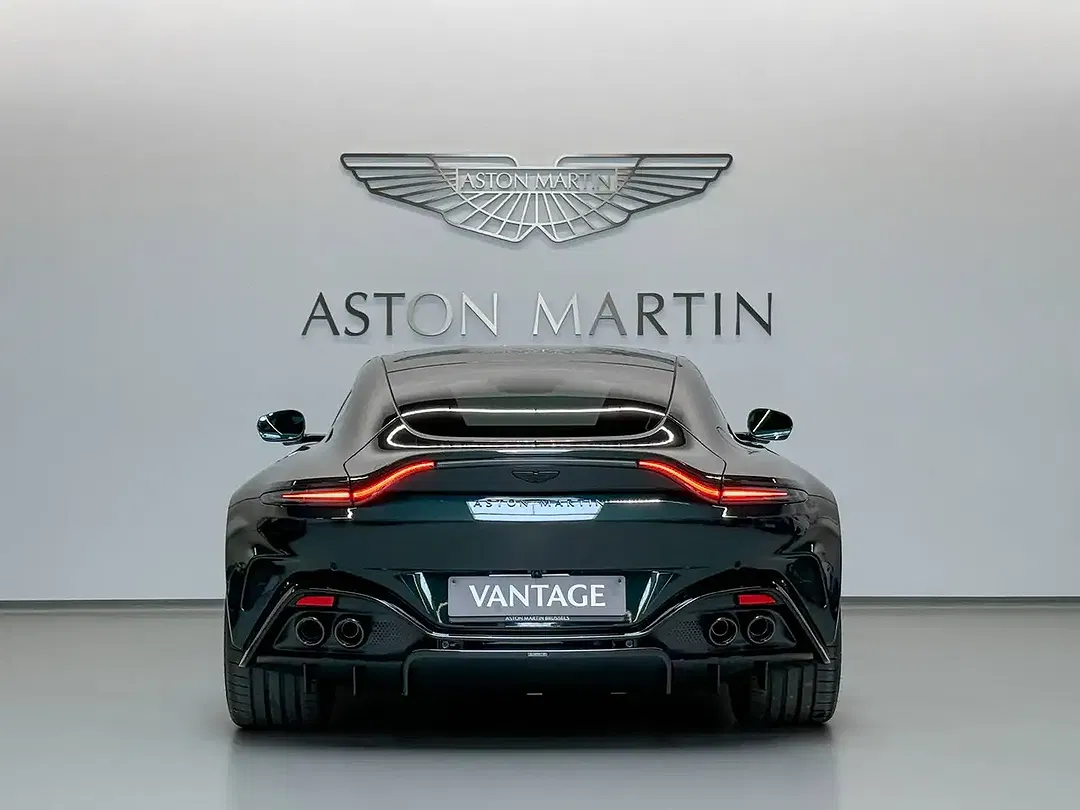 Aston Martin Vantage Coupe - Thumbnail 6