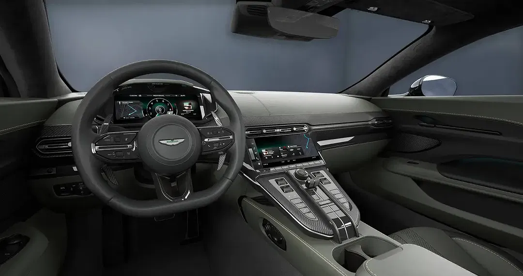 Aston Martin Vantage Coupe - Thumbnail 8
