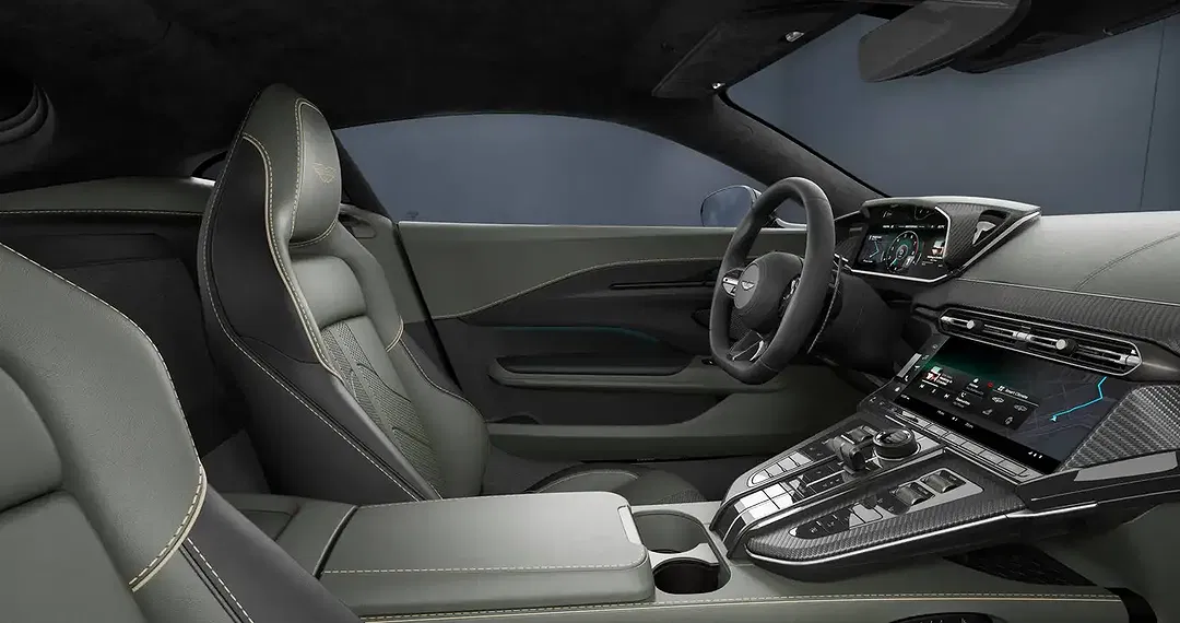 Aston Martin Vantage Coupe - Thumbnail 9