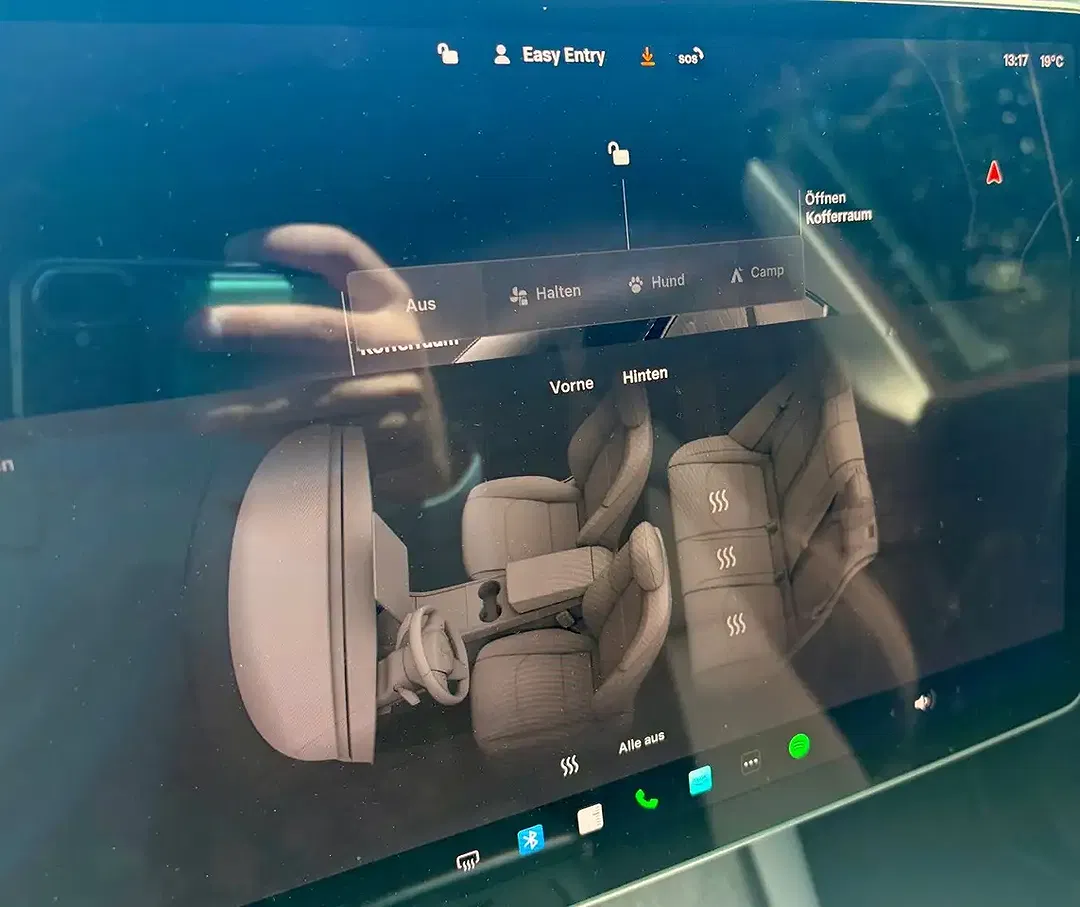 Tesla Model Y RWD - Thumbnail 9