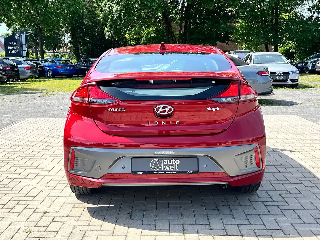 Hyundai IONIQ Hybrid - Thumbnail 4