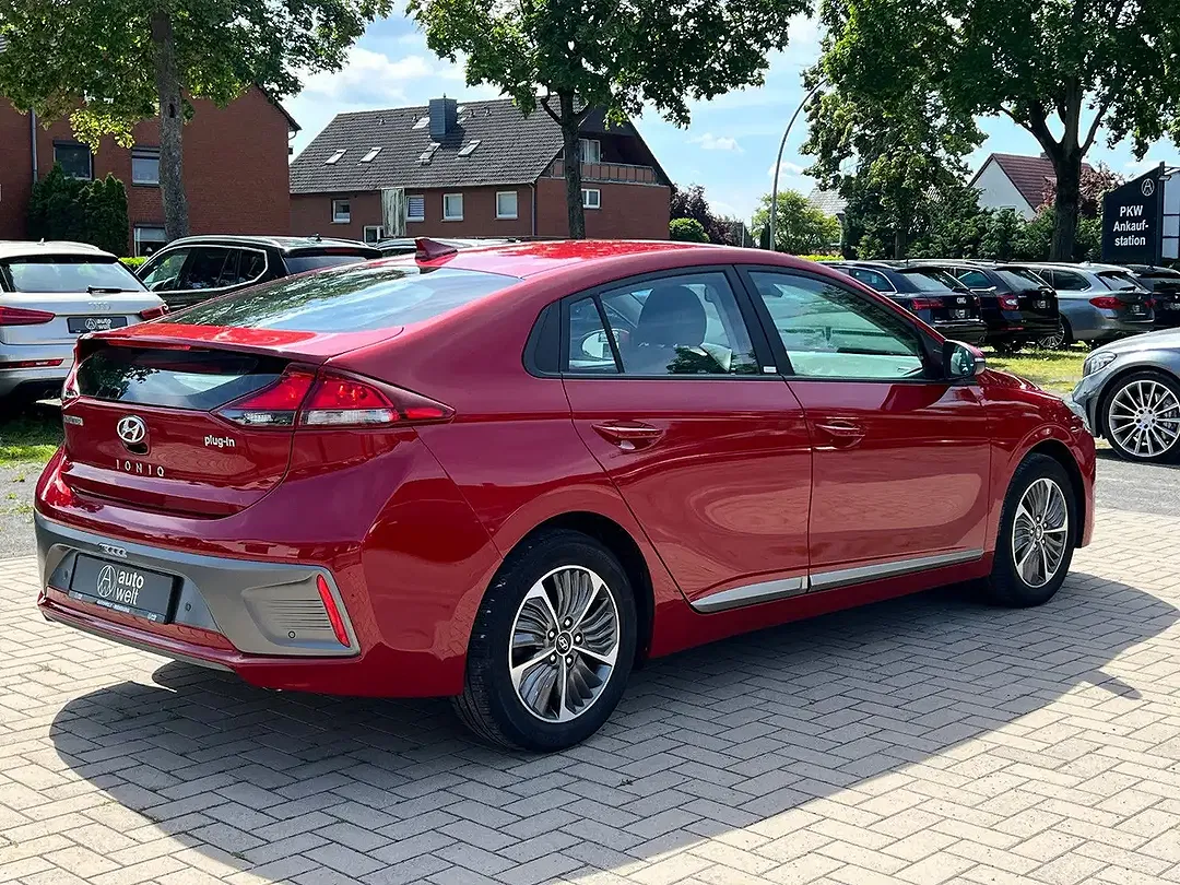 Hyundai IONIQ Hybrid - Thumbnail 5
