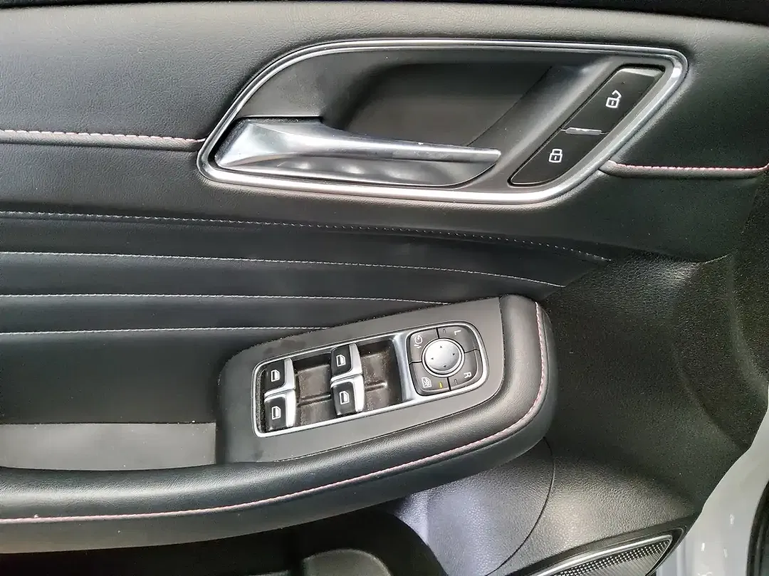 MG EHS PHEV Hybrid - Thumbnail 10